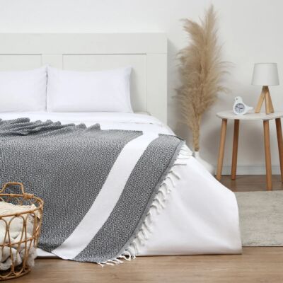 Picnic and Beach Cotton Blanket with Fringe (black, white)