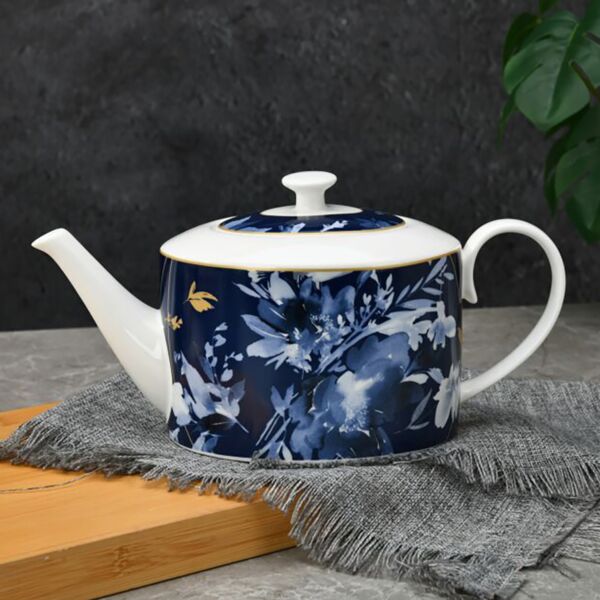 Dark Mizuki Porcelain Teapot 37 oz.