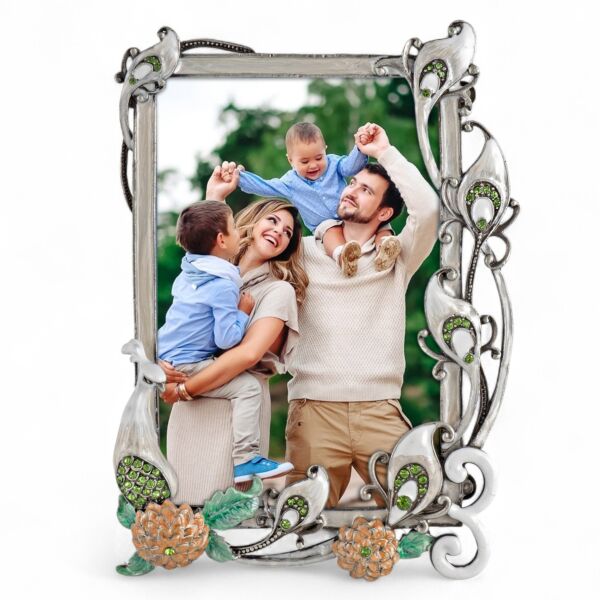 White Peacock Vintage Enamel Picture Frame 4x6&quot;