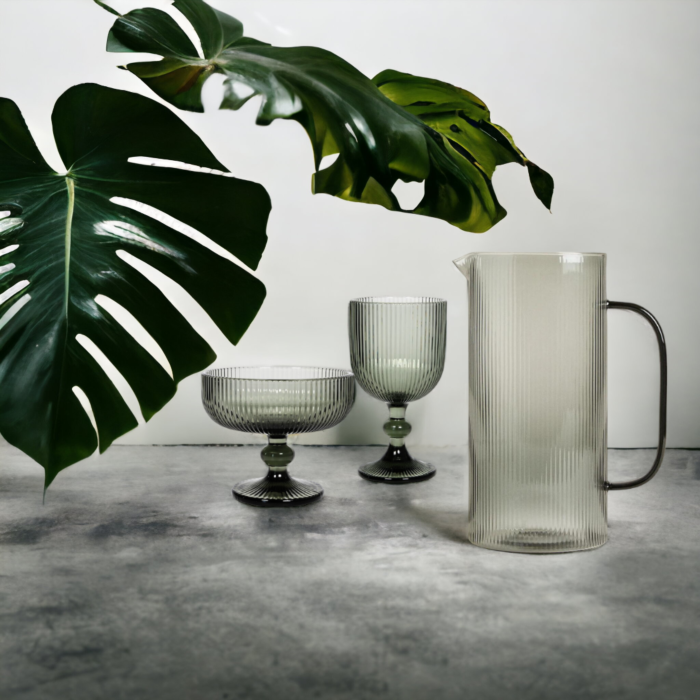 Areaware Ridge Kitchen Pitcher – Caraffa In Vetro Soffiato A Mano, Trasparente Fumé - 4