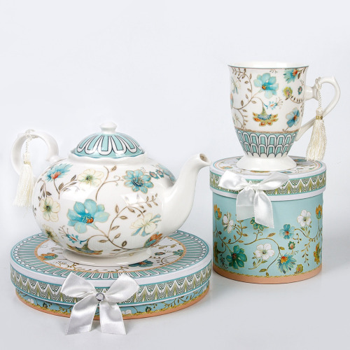 Gift-Boxed Porcelain